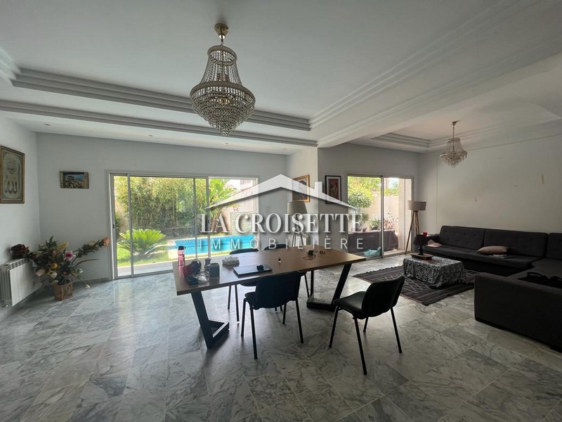 Villa S+5 avec piscine à La Marsa